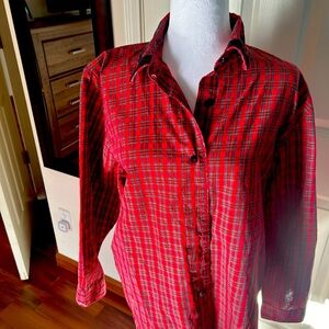 super cute button down christmas blouse
this is a petite large